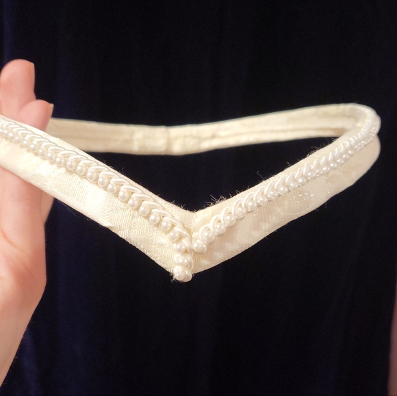 Velvet Fantasy Cape - Picture 10 of 15